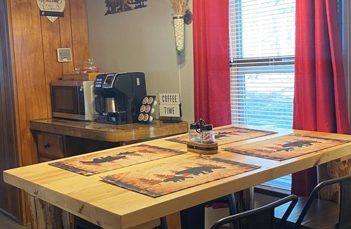 Logan Cabin | 2 bedroom in Logan Ohio, Hocking Hills, Luxury Hot Tub, King Size Bed, Fire-pit