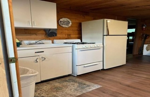 The Forks Cabin | 2 Bedroom Riverside Cabin