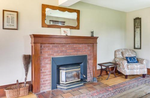 Chardon House | 2 Mi to Chardon Square: Family Farmhouse Escape