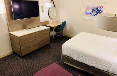 Downtown Columbus Hotel | 2 Modern Units, Enjoy a Comfortable Downtown Stay, Pets Are Welcome!