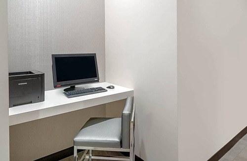 South San Jose Hotel | 2-Star Hotel ∙ Hampton Inn San Jose Cherry Ave, CA