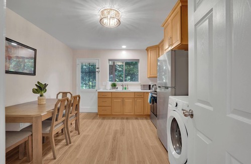 Martinez Apartment | 2bed Apartment just 3 blocks from Downtown Martinez and Jobs