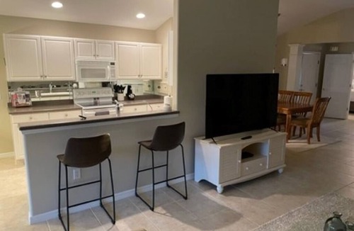 Fort Myers Villa | 3 BED 2 BATH VILLA WITH GARAGE ON GATED COLONIAL COUNTRY CLUB