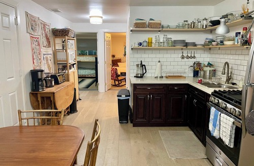 Excelsior Apartment | 3 bedroom/1 bathroom FULLY FURNISHED apartment in the Excelsior neighborhood.