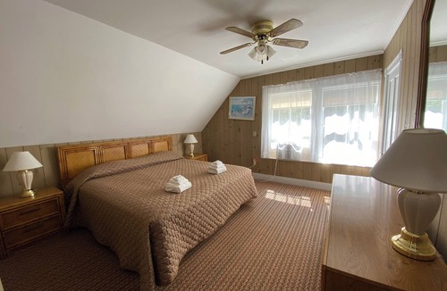 Poland Cottage | 3 Bedroom Cottage at the 500 acre Poland Spring Resort with lots of onsite activities!