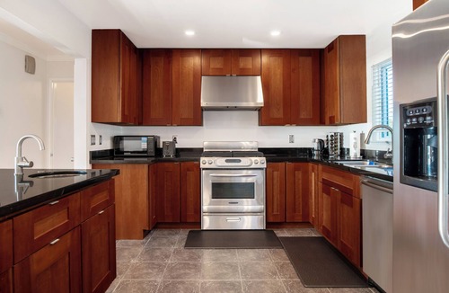 East Richmond Heights House | 3-bedroom house in East Richmond Heights with panoramic Golden Gate View