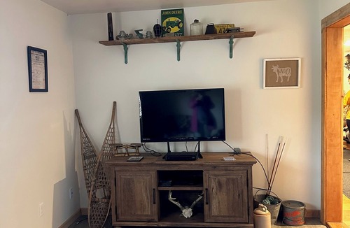 Chiniak House | 3-bedroom house with rural ranch setting near Kodiak with WiFi