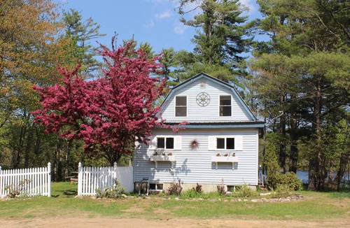 Bethel Cottage | 3 Bedroom Water Front Cottage On Beautiful Songo Pond.