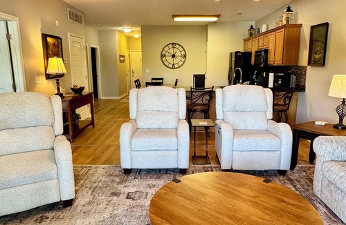 Hollister Condo | 3 BR, 2 Bath Vickery Resort Condo, on Table Rock Lake with Dock Access