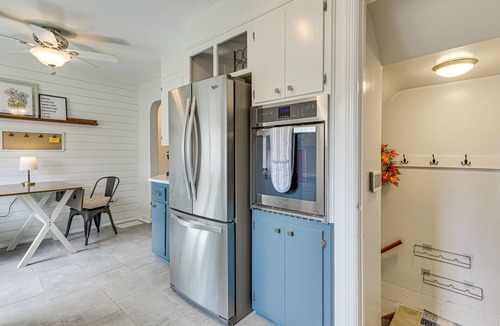 Clintonville House | 3 Mi to Ohio State: Updated Home w/Yard!