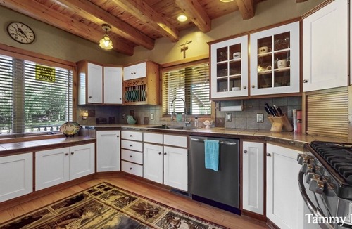 Holland Cabin | 3 miles from downtown Holland 12 miles from Saugatuck 7 miles to Lake Mich