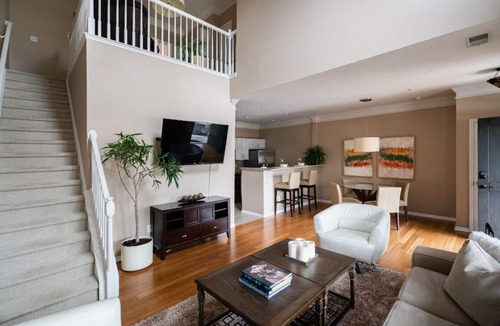 Dublin House | 30+ Day Stay - Gym - Remote-Ready - Easy Living