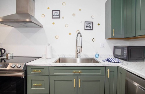 College House | 3b2b newly remodeled modern Fairbanks house close to everything