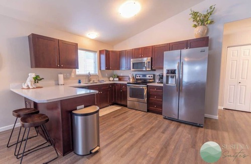 Meadow Lakes House | 3bd Quiet/Private Home w/Kitchen & Laundry!