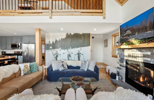 Sunday River Area House | 3mi Sunday River-swimming -Castle Lodge-Hot Tub-Sauna-Pond -EV Charger-14 pple
