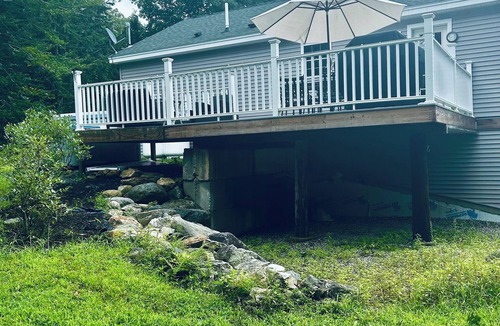 Winthrop House | 4-bedroom Direct Waterfront LAKEHOUSE in Maine. Fire pit, deck, private dock.