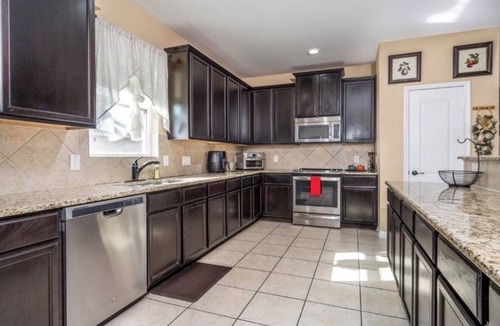 Magnolia House | 4-bedroom house in beautiful Magnolia TX