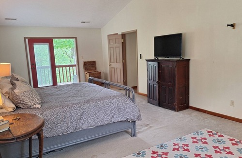 Cadiz Cabin | 4 bedroom waterfront lodge with breathtaking views on Lake Barkley