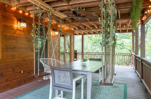 Ellijay Cabin | 4 BR+Loft, Fireplace, Hot Tub & Game Rm