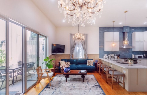 Clawson Villa | 4 BR Luxury Designer Home Hot Tub, Parking Garage Near San Francisco UC Berkeley