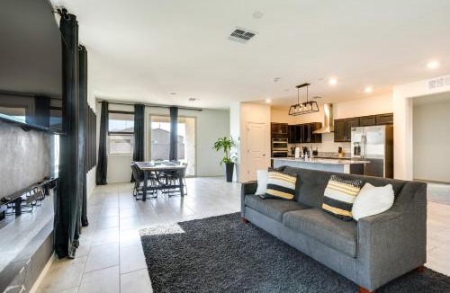 Glendale House | 4 Mi to Westgate! Sunny Escape w/Furnished Patio