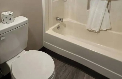 Presque Isle Hotel | 4 Relaxing Units | Stay Close to Aroostook State Park With Parking & Breakfast