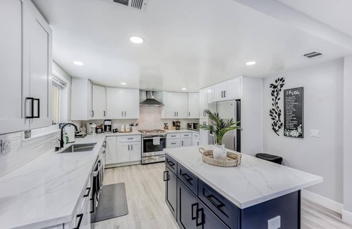 Menlo Park Condo | 493-Grandeur Home, AC & Patio near Meta & Stanford