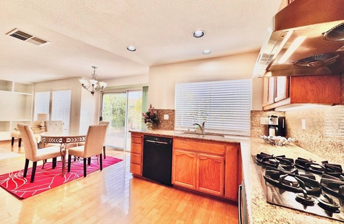 Union City House | 4b/3b Union City Home Free WiFi Easy Access to Palo Alto, Silicon Valley