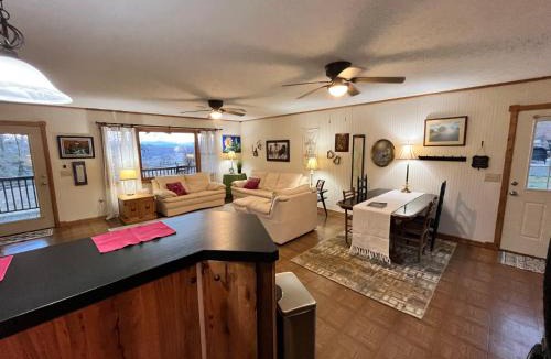 Morganton House | 5 Mi to Downtown Morganton: Cabin on Horse Farm