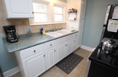 South Rehoboth Cottage | 55 Philadelphia St.- Renovated spacious apartment, less than 2 blocks to the beach.