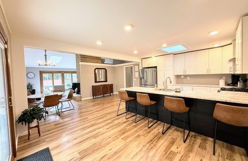 Gahanna House | 5BR home minutes from Ohio Stadium. Big ten weekends sell out fast, book today!