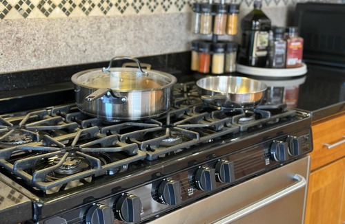 Daly City House | 5BR Spacious house Walk to Daly City BART - Easy Access to SF