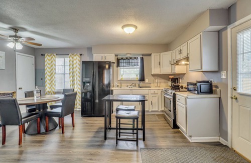 Fayette County House | 7 Mi to Somerville Square! Countryside Retreat