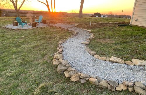 Williamstown House | 7 Min to Ark! - Fire Pit - Sleeps 11