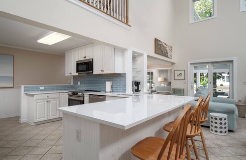 The Pines House | 7BR Cozy Rehoboth Beach Home Steps to the Beach
