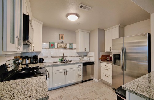 Downtown Apartment | 840-#3 Spacious, new, Safe parking garage, Condo type unit, A/C & Elev. near SFO