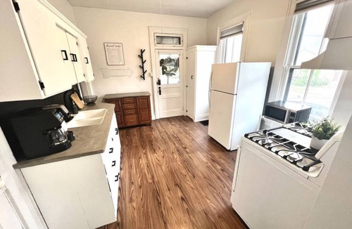German Village Apartment | 888 Macon (1 bdrm) · Historic German Village home | fenced yard