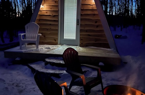 Skowhegan Cabin | A cozy cabin ideal for a couple who want to get away and enjoy the outdoors.