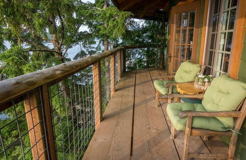 Ketchikan House | A custom built luxury tree house on the waterfront in Ketchikan - AMAZING!.