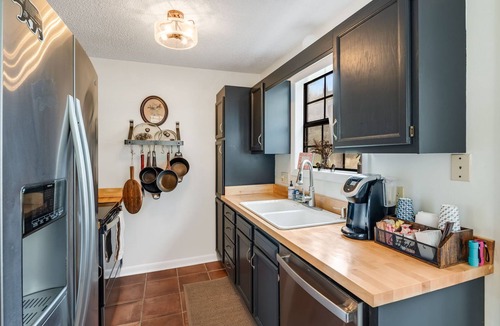 Mars Hill Cabin | A Design-Led Mountain Retreat ~ Cozy 2BR Cabin ~ Firepit, Brook, Gas Fireplace