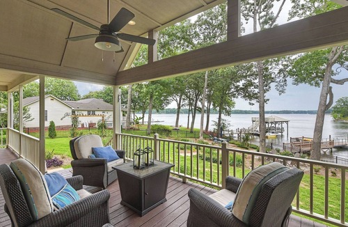 Lake Norman of Catawba Cottage | A Frame of Mind by Avantstay Lakefront Retreat Hot Tub + Game Room + Dock