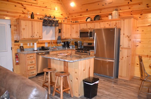 Unaka Cabin | A Majestic Mountain Getaway - Lake Hiwassee + Forest