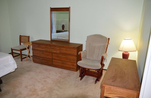 Fremont House | A personal oasis! A single story home in a resort with spacious rooms and yard !