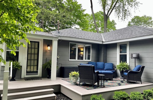 Saugatuck House | A Step Away: The Retreat – Walk to Town Escape