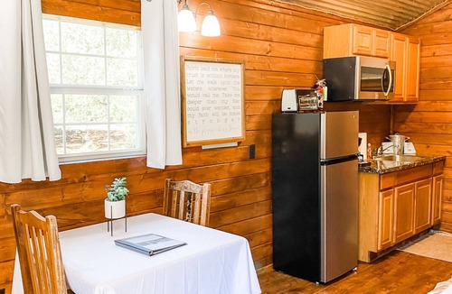 Crawford Cabin | A True Tiny House #2 Experience on Relaxing Retreat Property 20 Minutes to Waco!