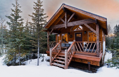Anchor Point House | A Woodland Cottage-Fireweed Meadows Vacation Rental
