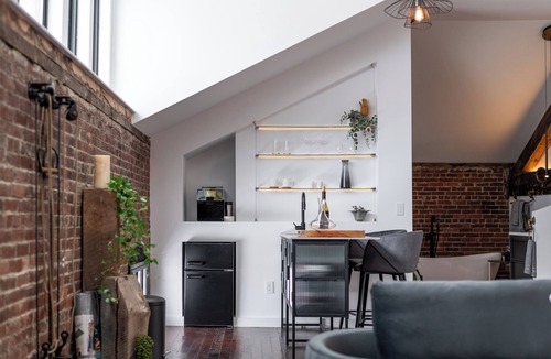 Bucksport Apartment | Abacus Suite at Spofford Lodge