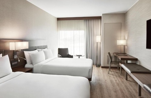 Camelback East Hotel | AC Hotel Phoenix Biltmore