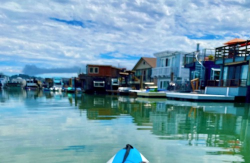 Sausalito Boat Rental | Acqua-suite. Experience luxury on the water in this amazing floating suite.