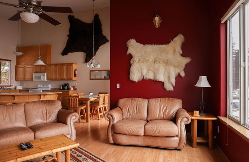 Sitka Condo | Admiralty Suite at Island View